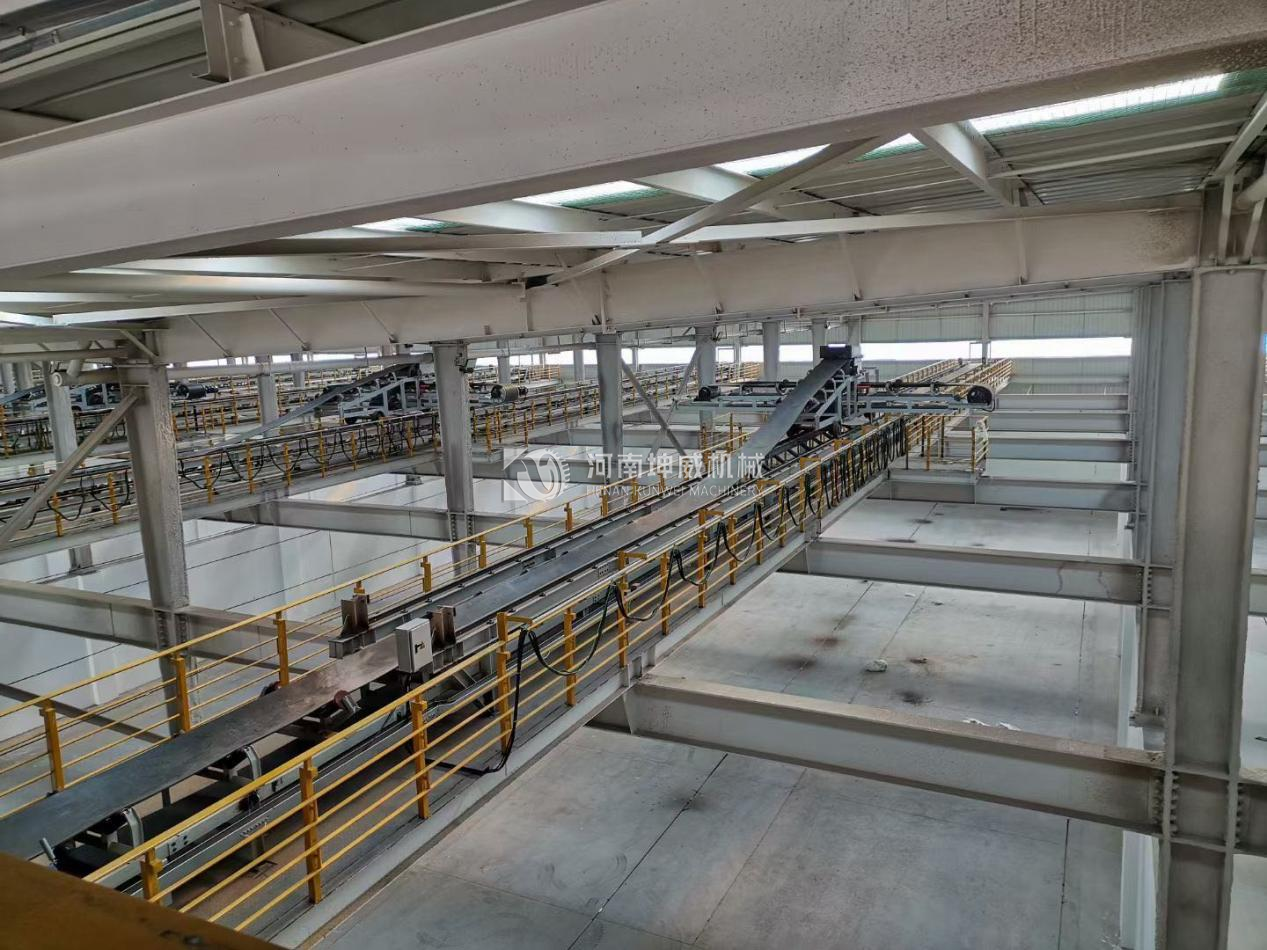 Cloth unloading trolley