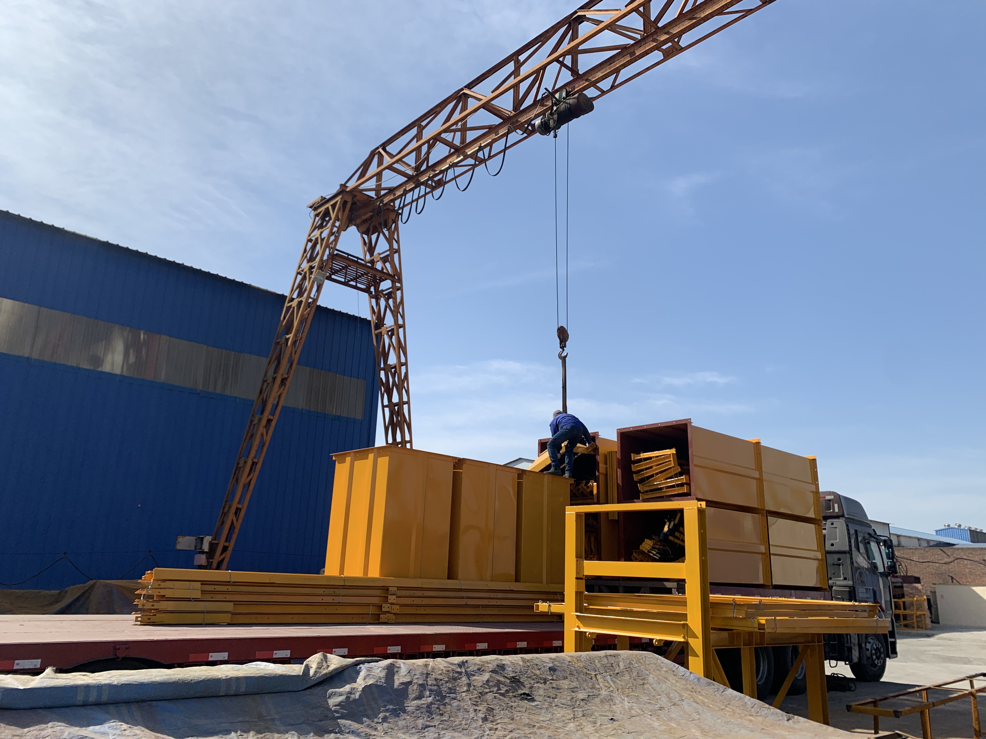 Alxa large inclination angle belt conveyor delivery site