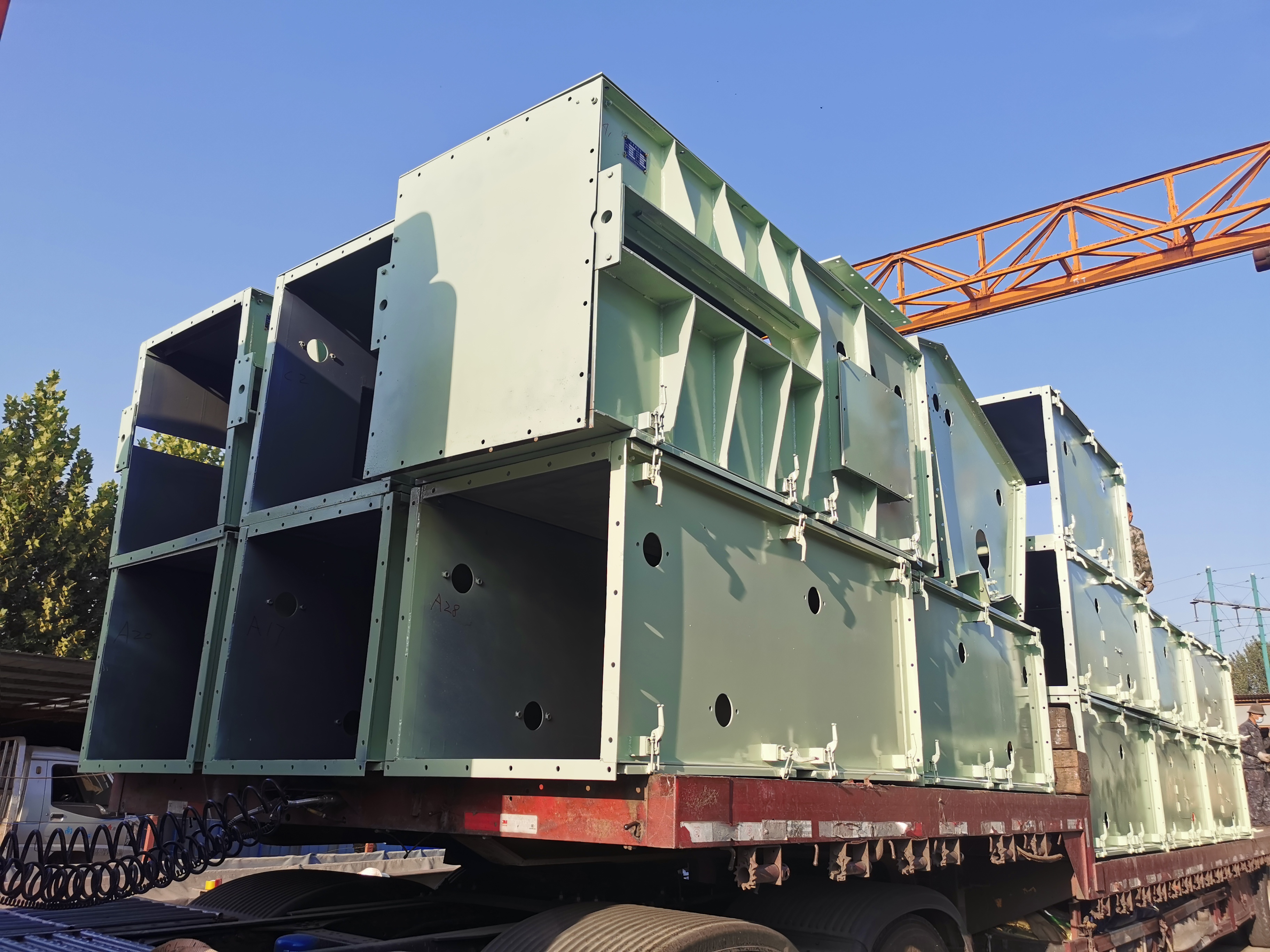 closed large inclination angle belt conveyor