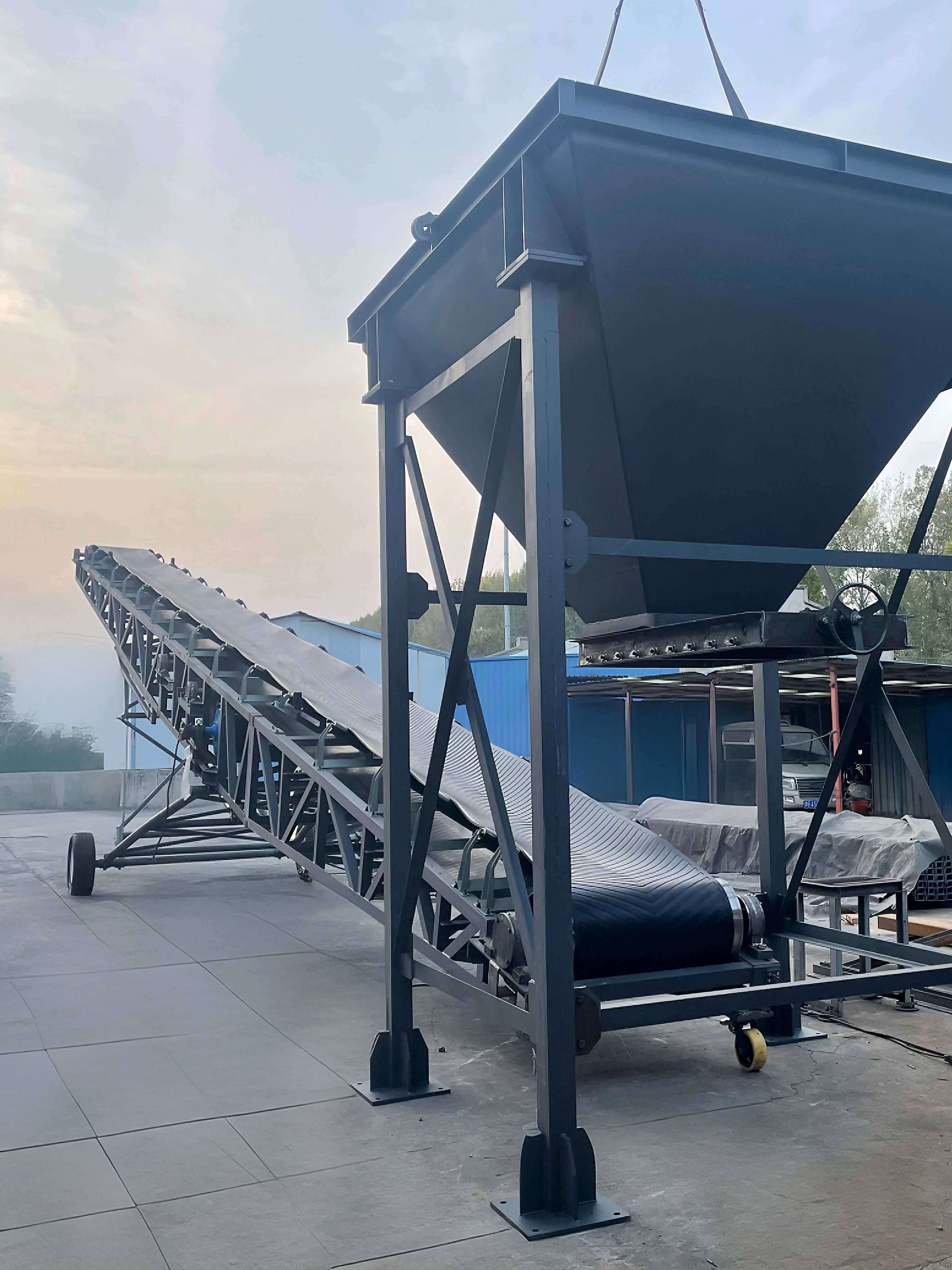mobile belt conveyor